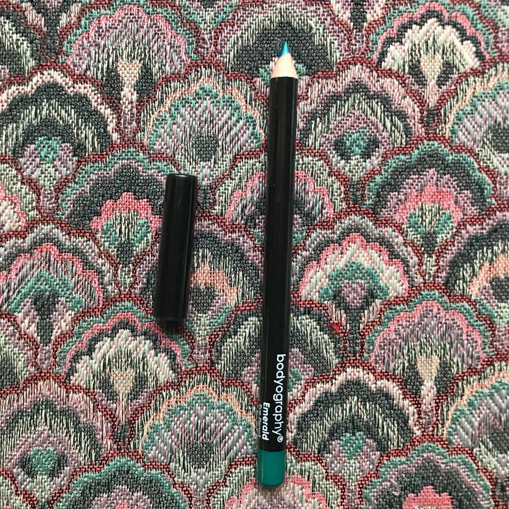 Makeup bundle - Picture 4 of 4